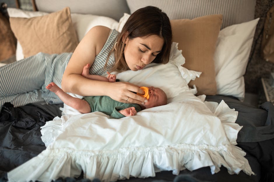  Wann ist die beste Zeit, um Babys abends schlafen zu legen?