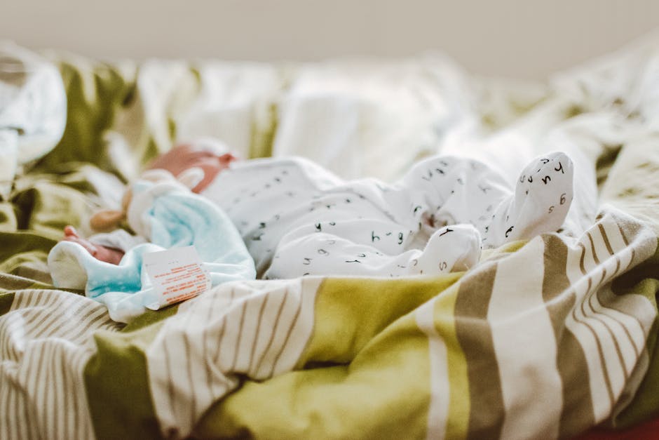  Babys schlafen legen - wann am besten?