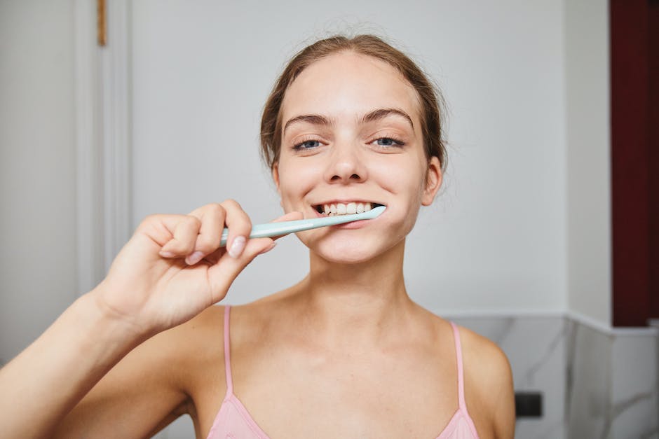  Warum man die Zahnbürste in Mundwasser legen sollte