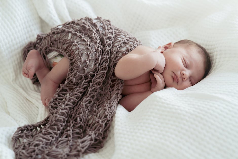 Neugeborene richtig schlafen legen