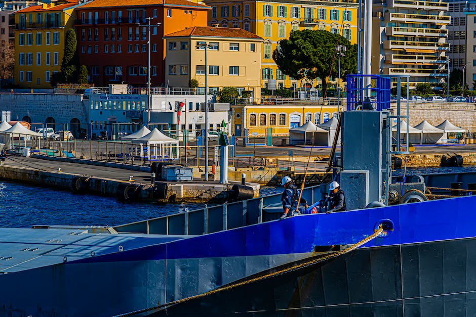 Kreuzfahrtschiffe legen in Stockholm an